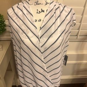Worthington large black and white no sleeved shirt